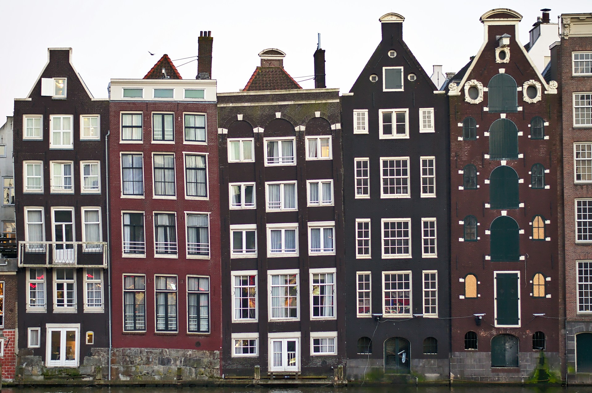 Modern gerenoveerd gebouw in Amsterdam